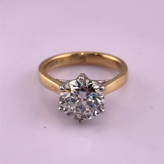 Solitaire ring in 18ct yellow gold with 2.15ct round brilliant laboratory grown diamond VS1.