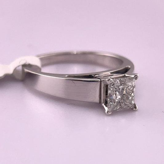 Solitaire 14ct white gold ring with a 1.02ct princess cut diamond