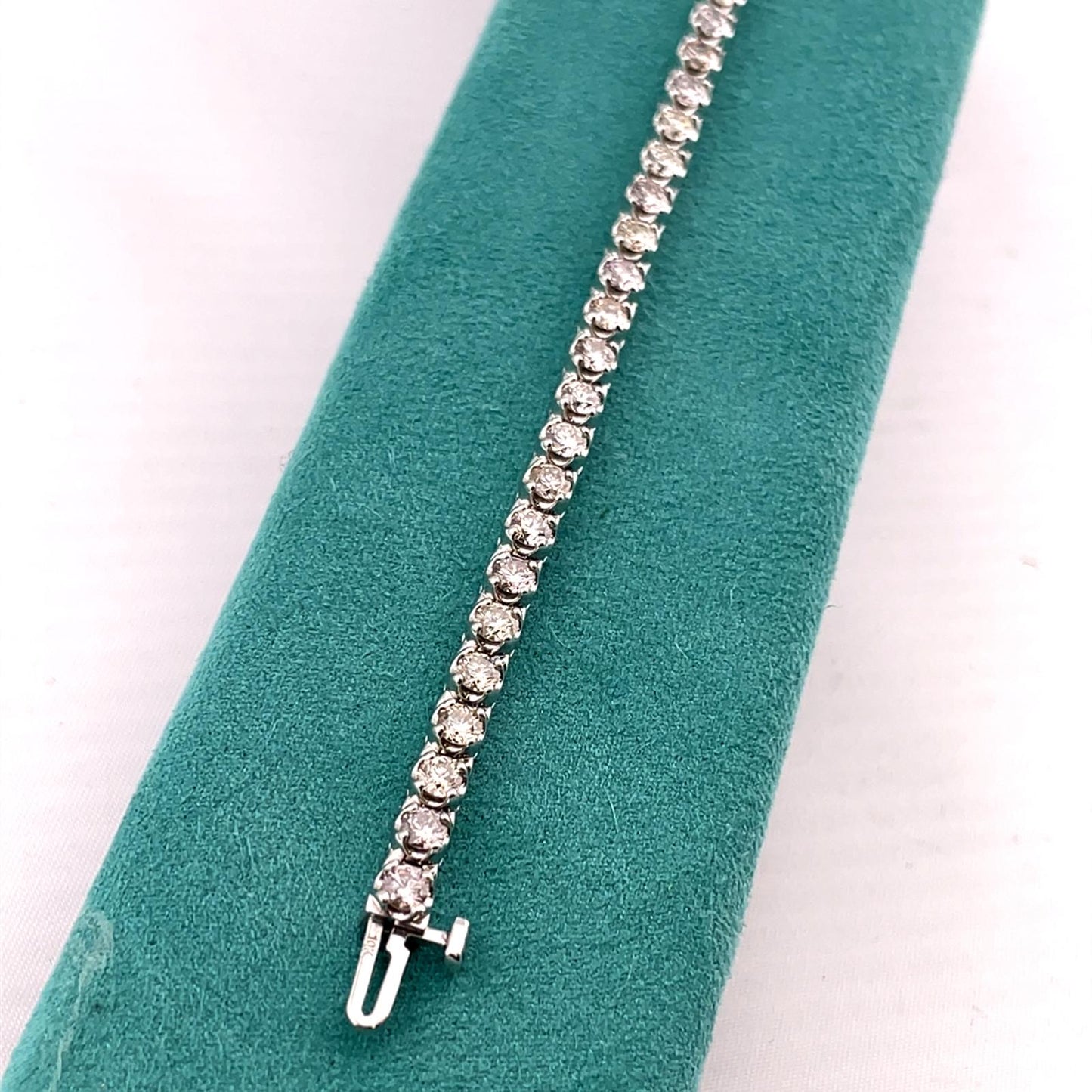 Diamond tennis bracelet 4ct of H colour VS round brilliant cut natural diamonds & 14k white gold