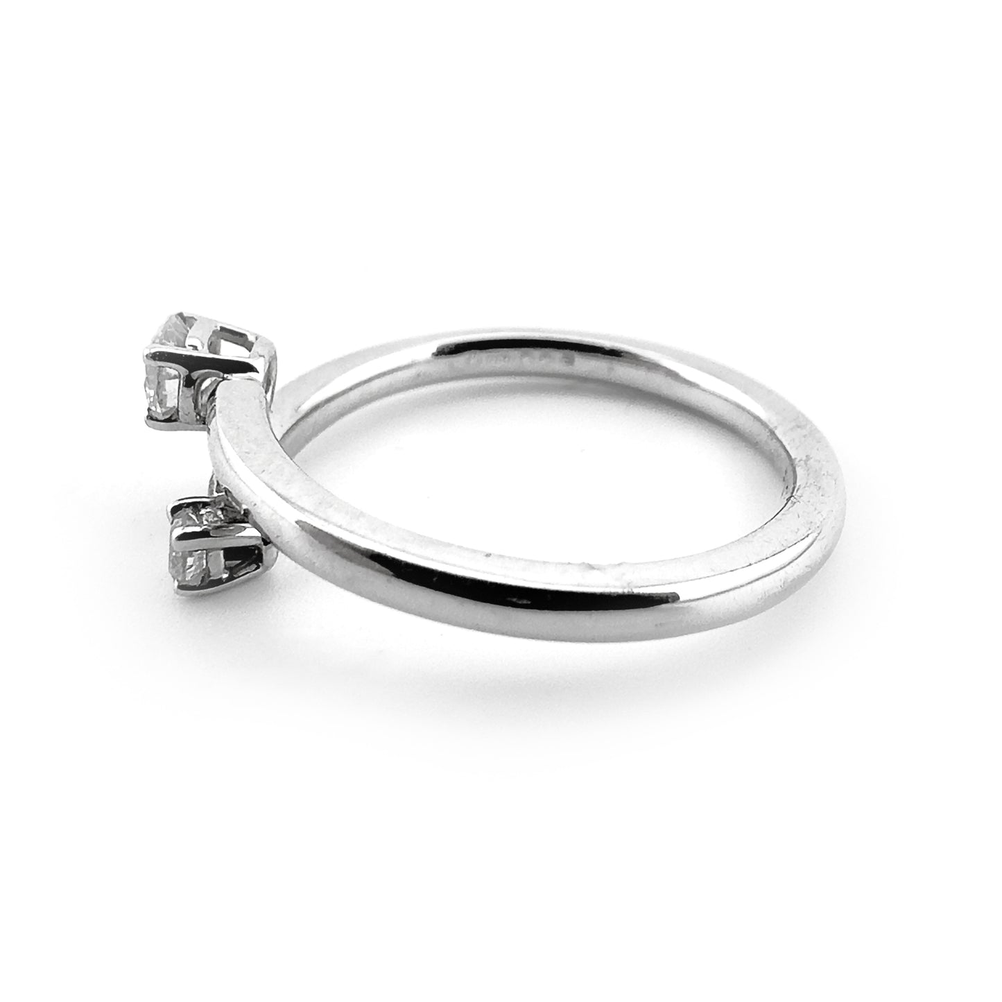 Two-stone crossover diamond ring, 0.24ct, 18ct white gold