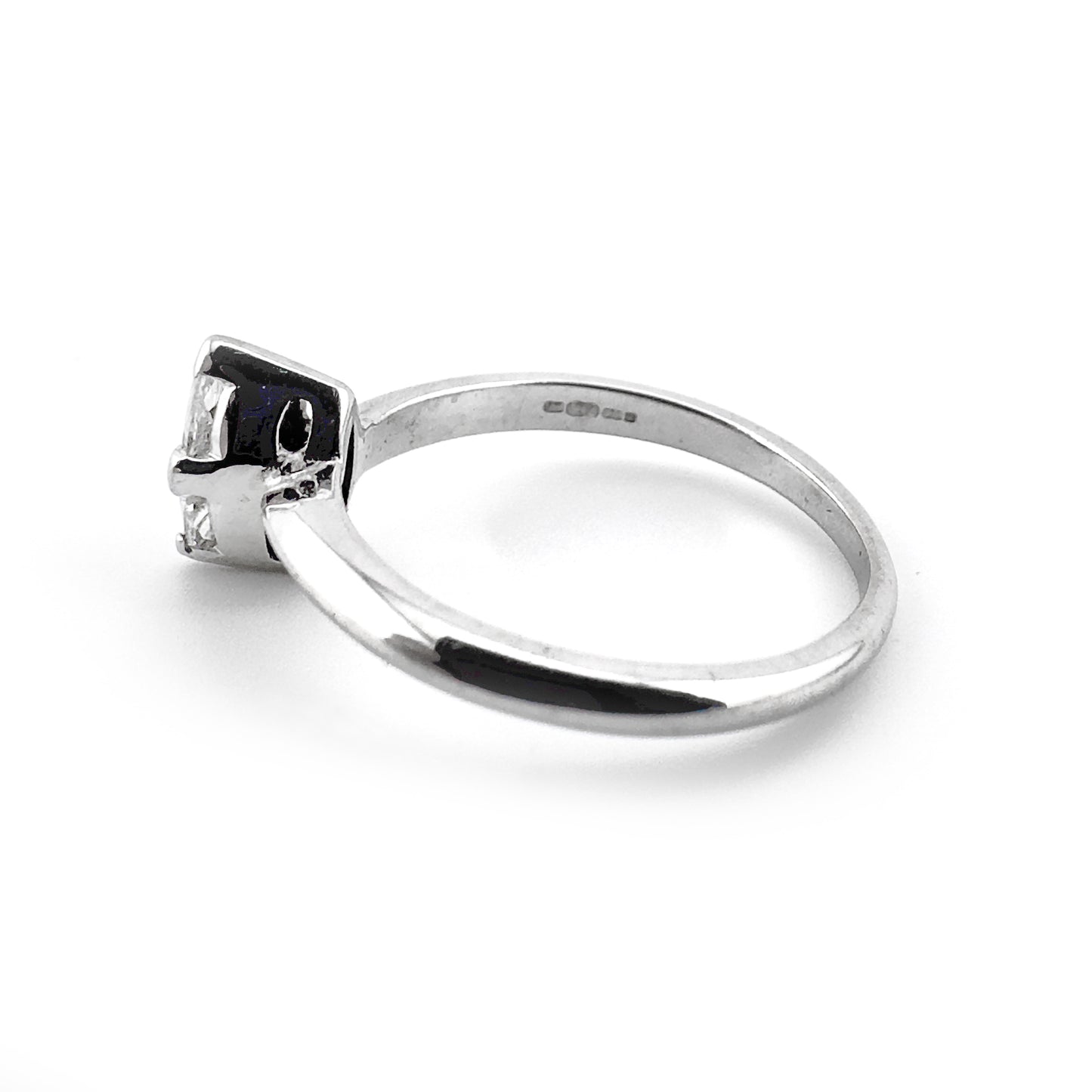 Marquise cut diamond ring, 18ct white gold