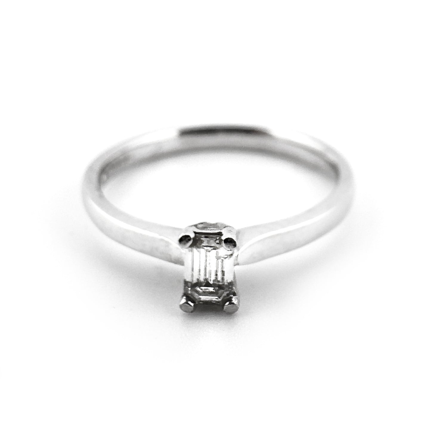 Emerald cut diamond ring, 18ct white gold