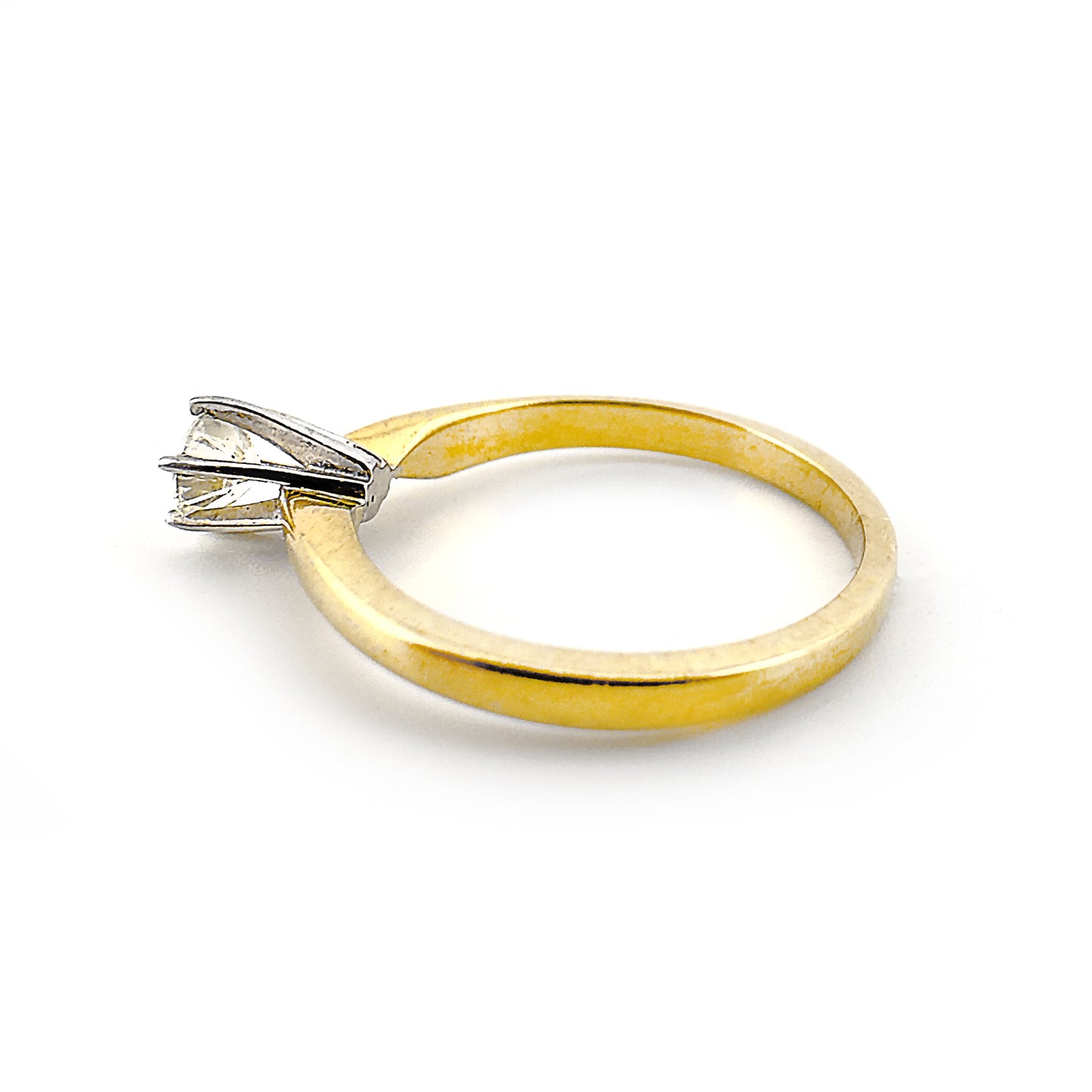 Diamond solitaire six claw ring, 18ct yellow gold