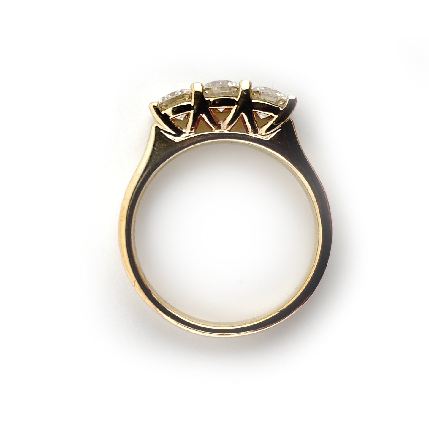 Three-stone diamond ring, 9ct yellow gold